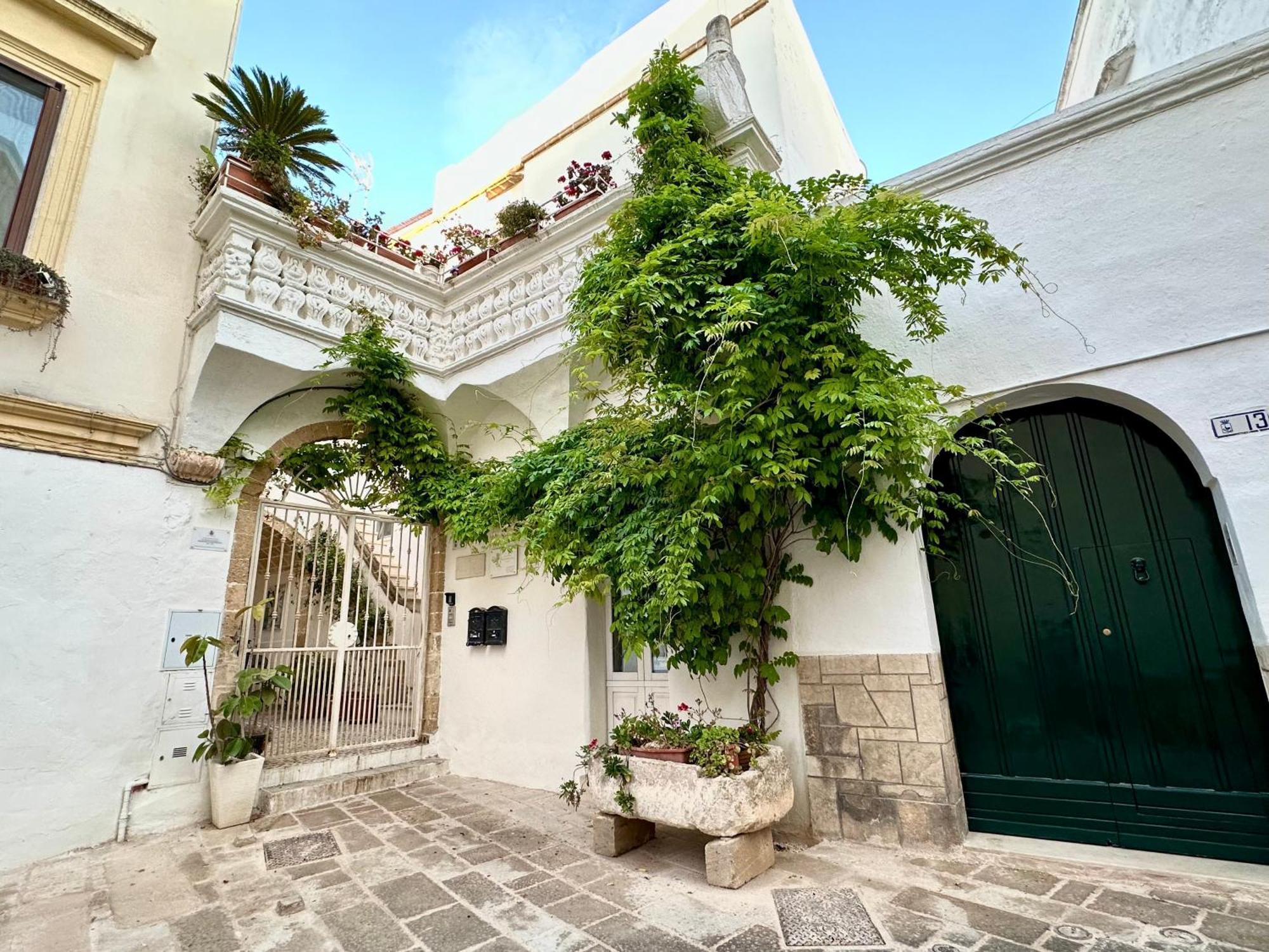 Palazzo Piccioli Hotel Gallipoli Exterior photo