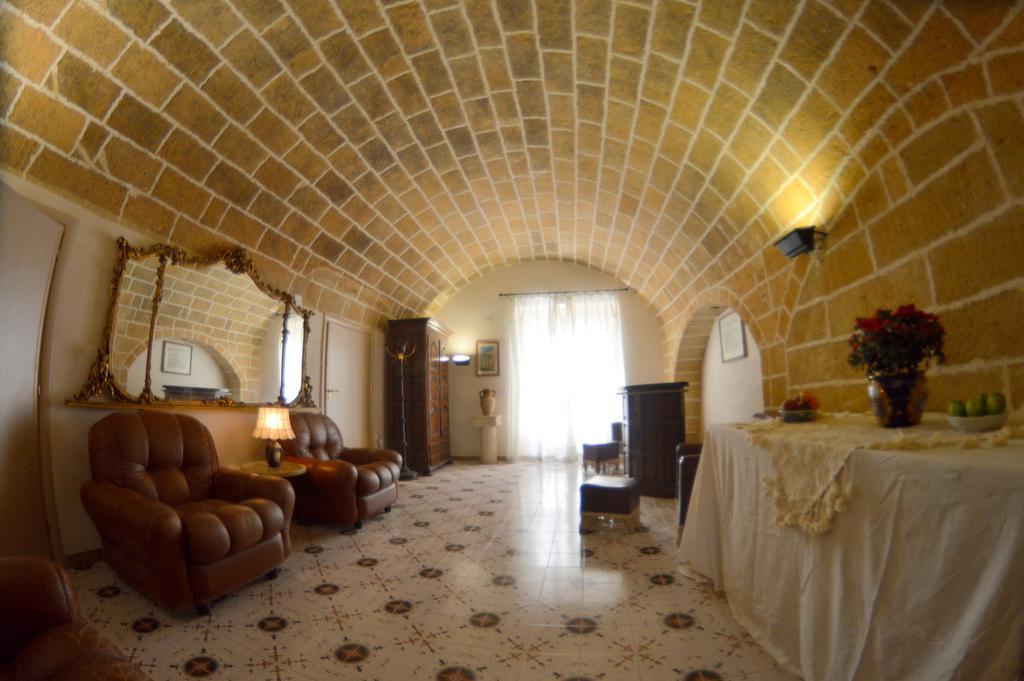 Palazzo Piccioli Hotel Gallipoli Exterior photo